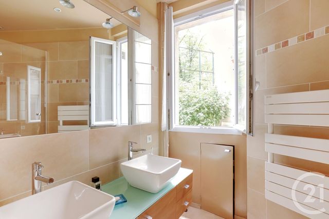Appartement à vendre - 7 pièces - 130.17 m2 - PARIS - 75015 - ILE-DE-FRANCE - Century 21 Vaugirard Convention Appartement à vendre - 7 pièces - 130.17 m2 - PARIS - 75015 - ILE-DE-FRANCE - Century 21 Vaugirard Convention