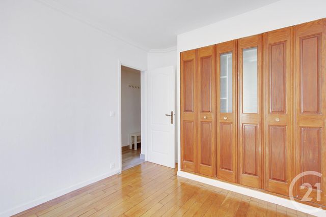 Afficher la photo en grand Appartement F3 à vendre - 3 pièces - 52.18 m2 - CLAMART - 92 - ILE-DE-FRANCE - Century 21 Vaugirard Convention