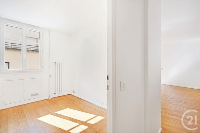 Afficher la photo en grand Appartement F2 à vendre - 2 pièces - 33.9 m2 - PARIS - 75015 - ILE-DE-FRANCE - Century 21 Vaugirard Convention