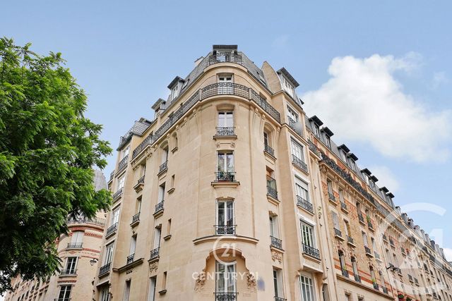  - PARIS - 