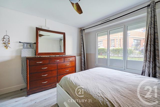 Appartement T4 à vendre - 4 pièces - 83.26 m2 - PARIS - 75015 - ILE-DE-FRANCE - Century 21 Vaugirard Convention