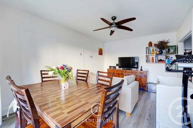 Appartement T4 à vendre - 4 pièces - 83.26 m2 - PARIS - 75015 - ILE-DE-FRANCE - Century 21 Vaugirard Convention