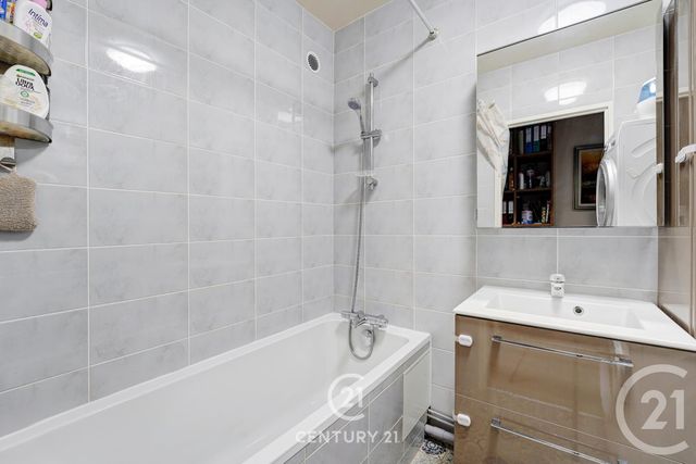 Appartement T4 à vendre - 4 pièces - 83.26 m2 - PARIS - 75015 - ILE-DE-FRANCE - Century 21 Vaugirard Convention