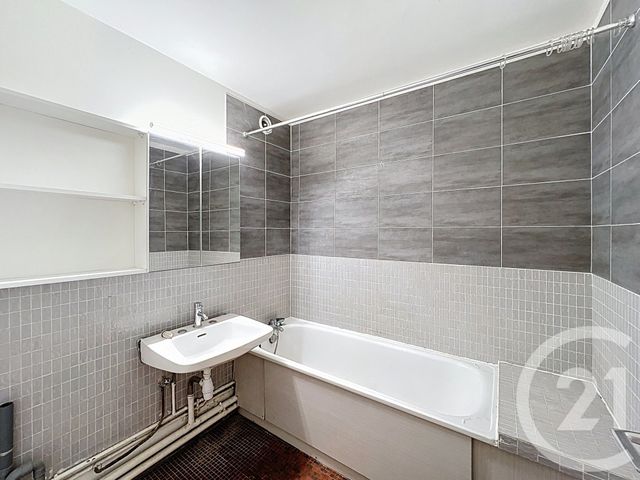 Afficher la photo en grand Appartement F3 à vendre - 3 pièces - 72.22 m2 - PARIS - 75015 - ILE-DE-FRANCE - Century 21 Vaugirard Convention