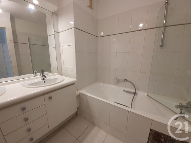 Appartement F3 à louer - 3 pièces - 76.15 m2 - PARIS - 75015 - ILE-DE-FRANCE - Century 21 Vaugirard Convention