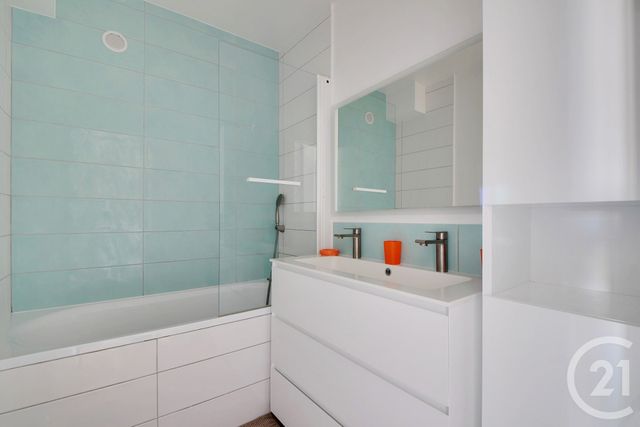 Appartement F3 à vendre - 3 pièces - 73.0 m2 - PARIS - 75015 - ILE-DE-FRANCE - Century 21 Vaugirard Convention