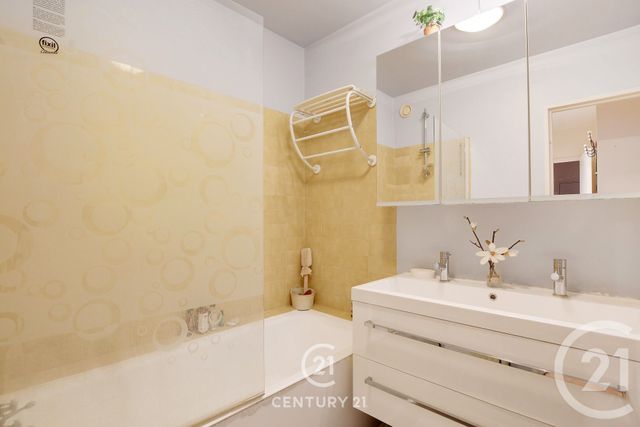 Appartement F2 à vendre - 2 pièces - 49.53 m2 - PARIS - 75015 - ILE-DE-FRANCE - Century 21 Vaugirard Convention