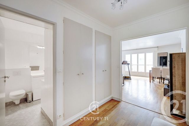Afficher la photo en grand Appartement T2 à vendre - 2 pièces - 57.54 m2 - PARIS - 75015 - ILE-DE-FRANCE - Century 21 Vaugirard Convention