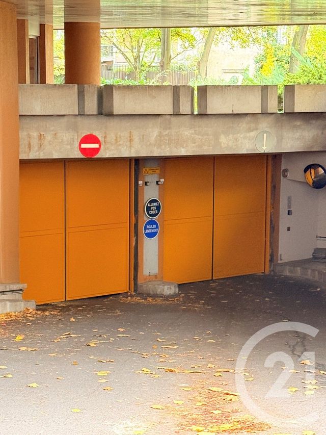 parking à vendre - 16.4 m2 - PARIS - 75015 - ILE-DE-FRANCE - Century 21 Vaugirard Convention