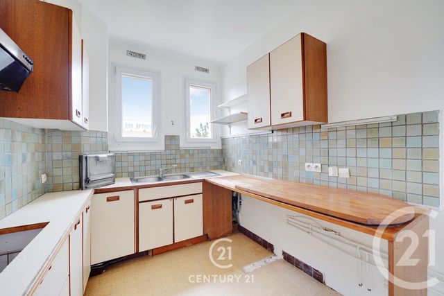 Appartement T4 à vendre - 4 pièces - 80.07 m2 - PARIS - 75015 - ILE-DE-FRANCE - Century 21 Vaugirard Convention