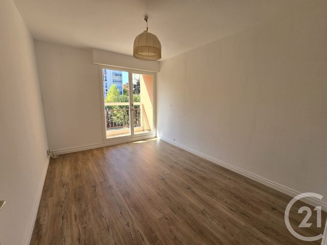 Appartement F3 à vendre - 3 pièces - 61.58 m2 - EPINAY SOUS SENART - 91 - ILE-DE-FRANCE - Century 21 Vaugirard Convention