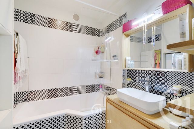 Appartement F3 à vendre - 3 pièces - 63.49 m2 - PARIS - 75015 - ILE-DE-FRANCE - Century 21 Vaugirard Convention