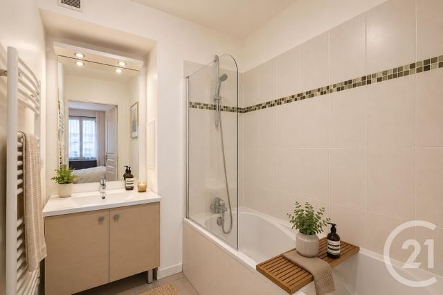 Appartement F2 à vendre - 2 pièces - 40.03 m2 - PARIS - 75018 - ILE-DE-FRANCE - Century 21 Vaugirard Convention