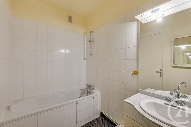 Appartement T1 à vendre - 1 pièce - 39.15 m2 - PARIS - 75015 - ILE-DE-FRANCE - Century 21 Vaugirard Convention