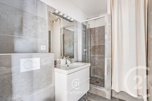 Appartement T2 à vendre - 2 pièces - 50.84 m2 - PARIS - 75015 - ILE-DE-FRANCE - Century 21 Vaugirard Convention