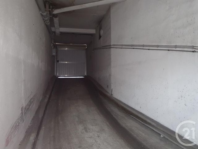 parking à louer - 22.0 m2 - PARIS - 75015 - ILE-DE-FRANCE - Century 21 Vaugirard Convention