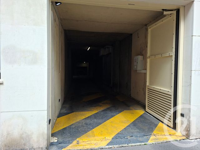 parking à louer - 12.0 m2 - PARIS - 75015 - ILE-DE-FRANCE - Century 21 Vaugirard Convention