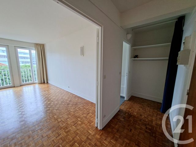 Appartement F2 à louer - 2 pièces - 44.75 m2 - PARIS - 75015 - ILE-DE-FRANCE - Century 21 Vaugirard Convention