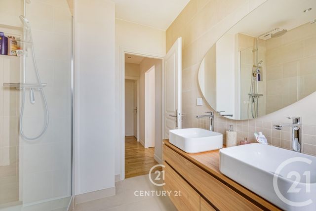 Appartement T2 à vendre - 2 pièces - 51.37 m2 - PARIS - 75015 - ILE-DE-FRANCE - Century 21 Vaugirard Convention