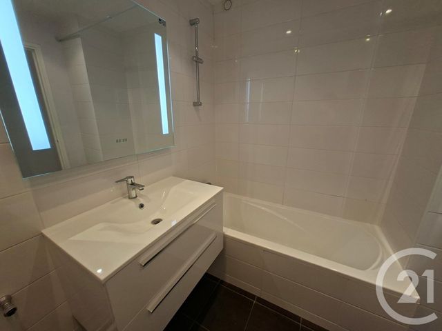 Appartement F4 à louer - 4 pièces - 80.52 m2 - PARIS - 75015 - ILE-DE-FRANCE - Century 21 Vaugirard Convention