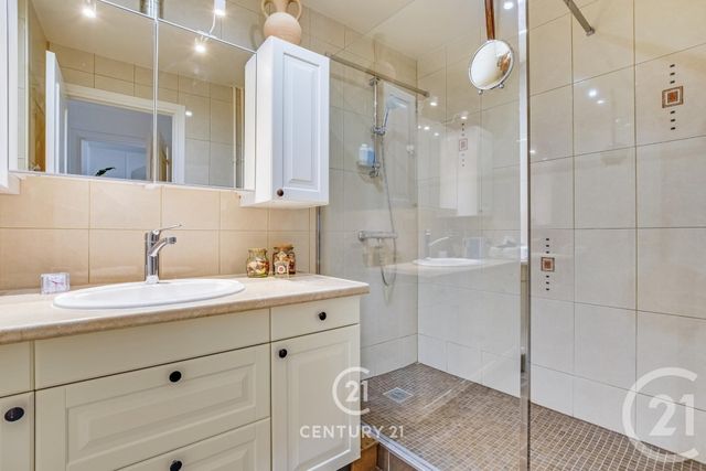 Appartement à vendre - 3 pièces - 70.23 m2 - PARIS - 75015 - ILE-DE-FRANCE - Century 21 Vaugirard Convention