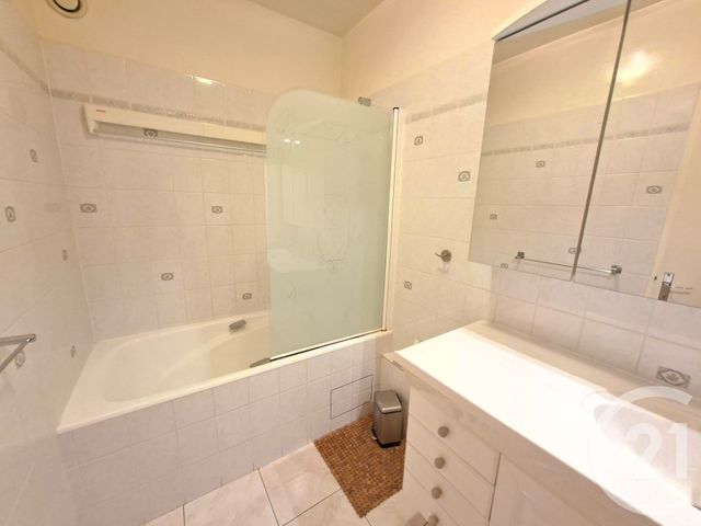 Appartement à louer - 2 pièces - 56.84 m2 - PARIS - 75015 - ILE-DE-FRANCE - Century 21 Vaugirard Convention